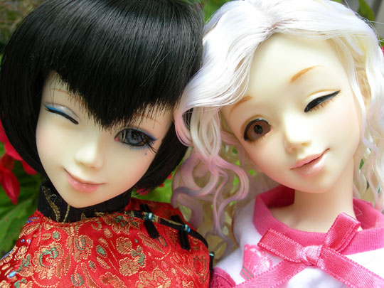 Lusis and Sist winking faces